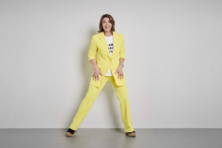 Speakerin Sabine Hübner bei ALLES AUSSER ZÄHNE