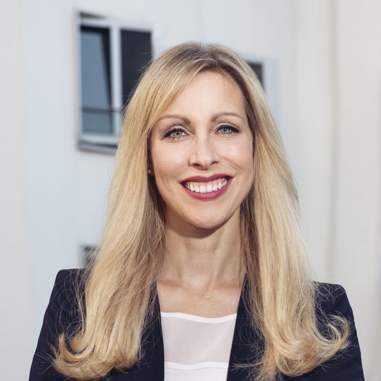 Neurowissenschaftlerin Dr. Laura Wünsch als Spenderin bei ALLES AUSSER ZÄHNE